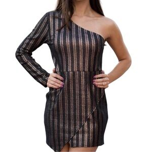 New dress ‘Sugar Lips’, Large size w/ tag . Black and gold .